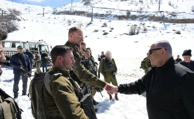 נתניהו עם הלוחמים בחרמון נתניהו עם הלוחמים בחרמון