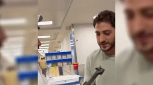"זה הנס שלי": הלוחם הציג את ה-RPG והסרטון של חמאס