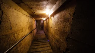 במשך 40 שנה: החדר הסודי ששמרה האישה מבעלה 