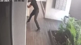 אירוע חריג בחולון: הפועל הערבי רדף אחרי החייל - צפו