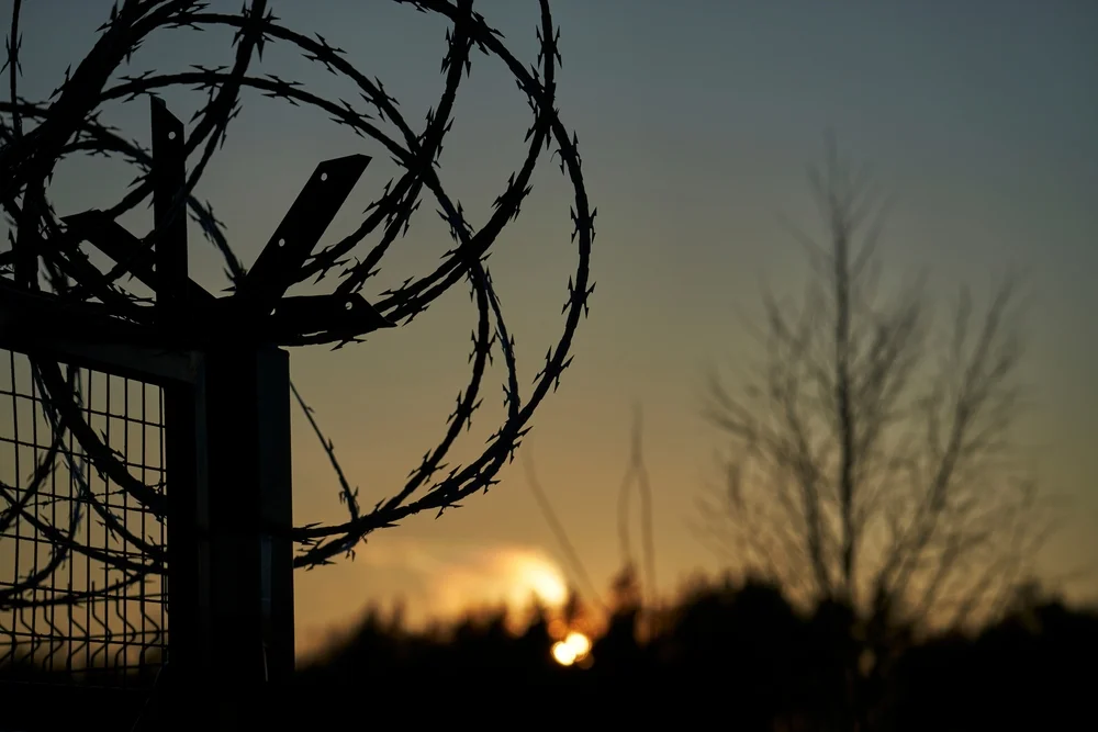 להיות כבול זו בחירה, להימנע מהפחד זו בריחה להיות כבול זו בחירה, להימנע מהפחד זו בריחה