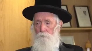 הרב גרוסמן הניח מטבע על ראש החייל והוא התעורר