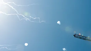 צה"ל תקף 100 ק"מ בעומק לבנון, חזבאללה שיגר 100 רקטות