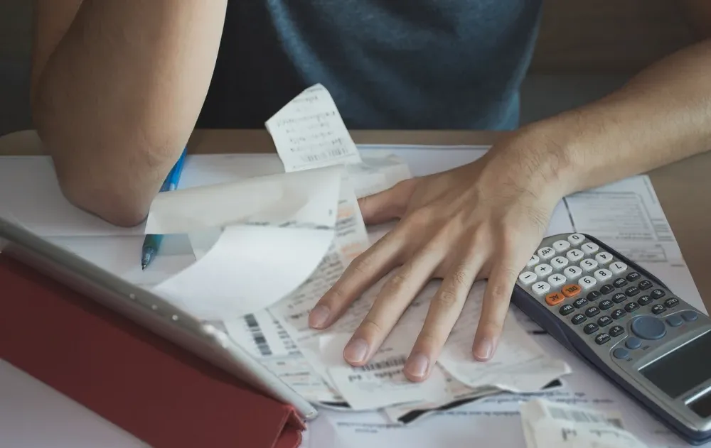 מה קורה כשאדם נפטר ומשאיר חובות? מה קורה כשאדם נפטר ומשאיר חובות?