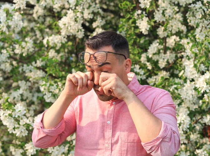 לא רק מפרחים: כך תזהו סימפטומים של אלרגיות לא רק מפרחים: כך תזהו סימפטומים של אלרגיות