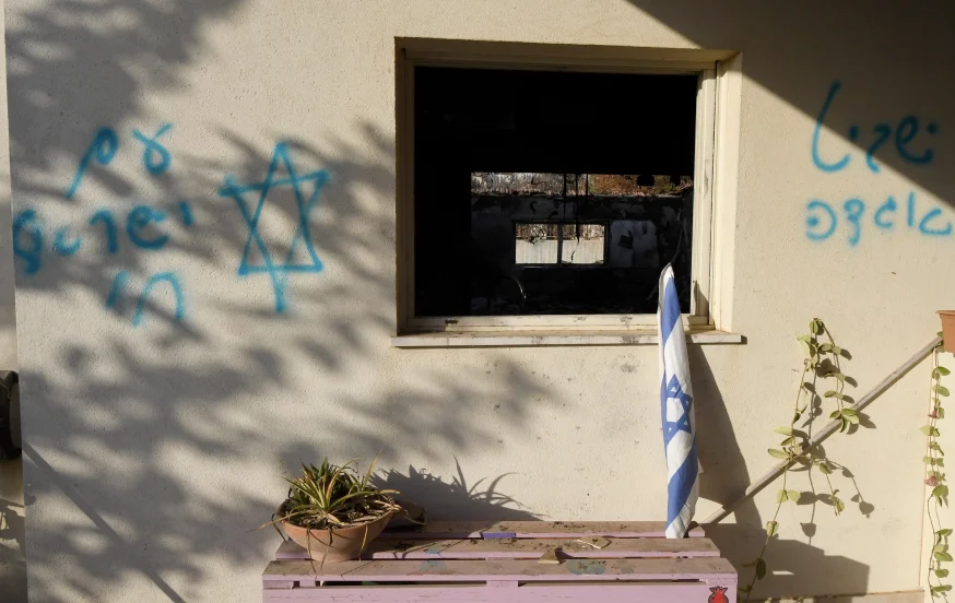 אחד הבתים שנפגעו במתקפת חמאס בשמחת תורה אחד הבתים שנפגעו במתקפת חמאס בשמחת תורה