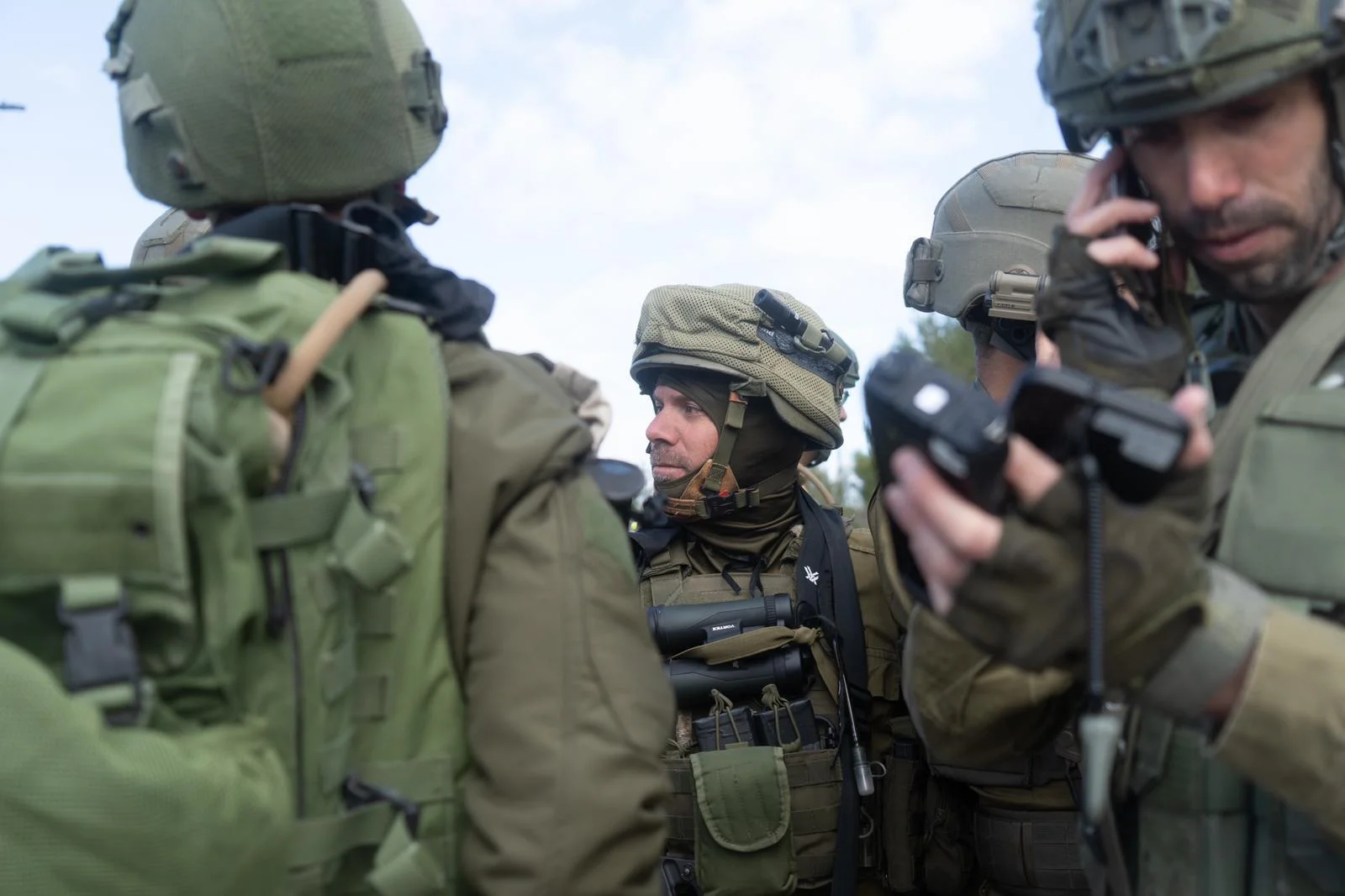 זירת הפיגוע במהלך המצוד. זירת הפיגוע במהלך המצוד.