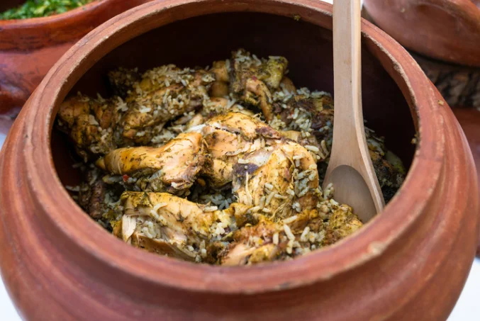 עוף עם אורז בסיר אחד - ארוחה שאי אפשר לסרב לה עוף עם אורז בסיר אחד - ארוחה שאי אפשר לסרב לה