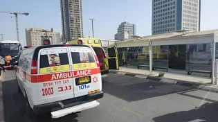 פיגוע דקירה בתחנה המרכזית בב"ש: שניים נפצעו באורח קל