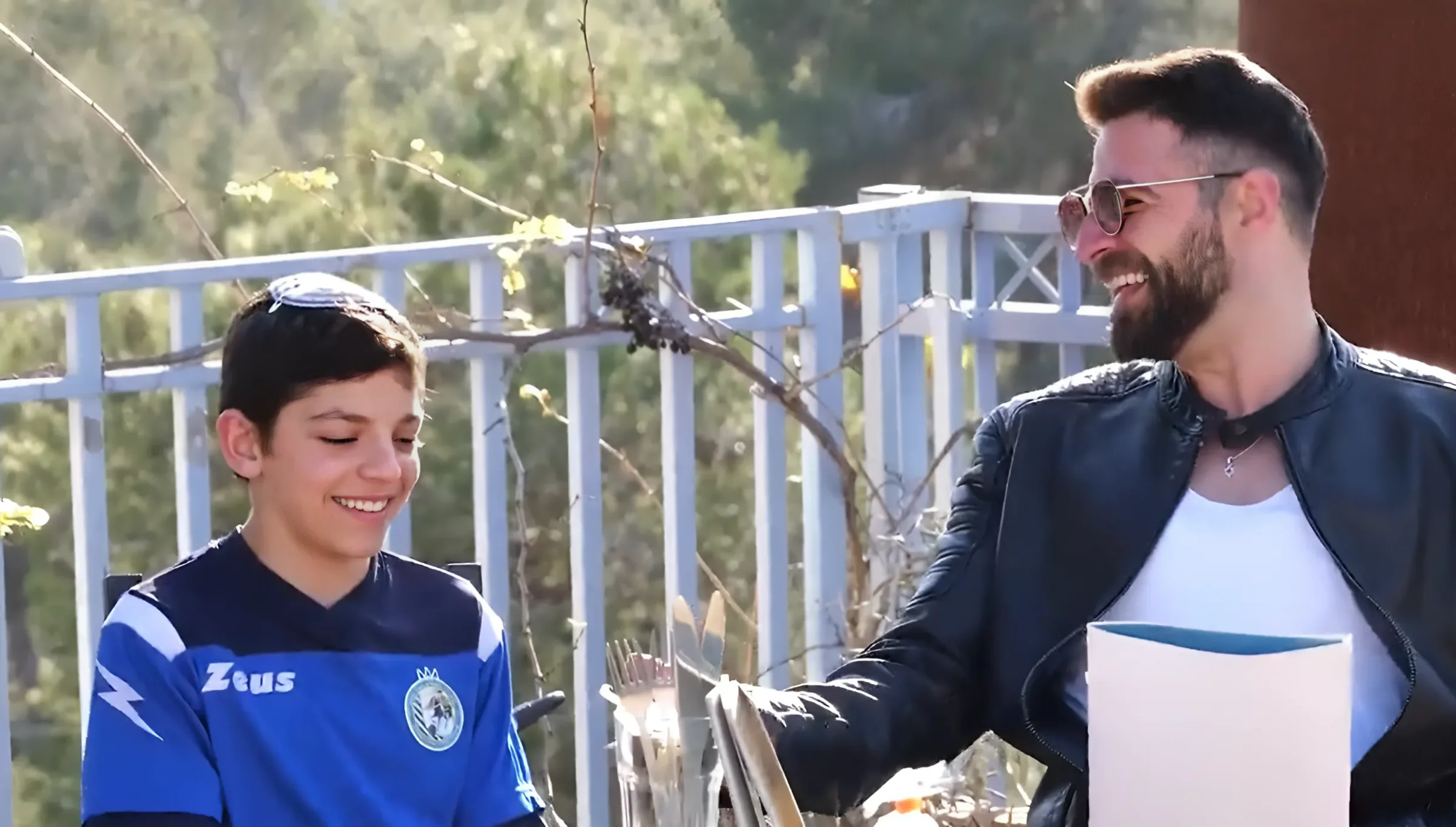 האב לקח את בנו למסעדה ולא קנה לו אוכל