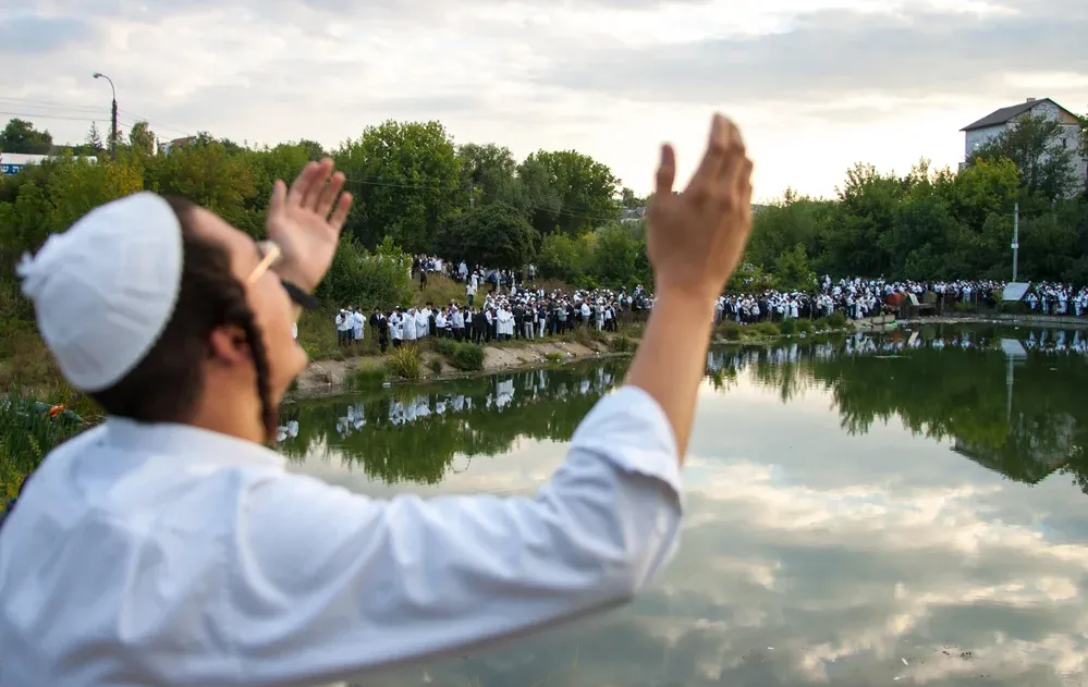 האם מותר לטוס לאומן? האם מותר לטוס לאומן?