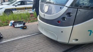 ירושלים: רוכב אופניים נפצע קשה בשל פגיעת הרכבת הקלה