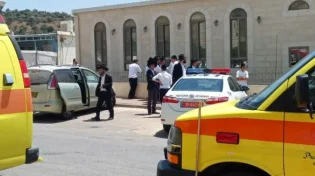 פעוטה בת שנתיים נשכחה ברכב ונמצאה כשהיא מחוסרת הכרה