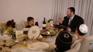 אל תסתבכו: הרב עמנואל מזרחי מדגים כיצד עורכים את ליל הסדר