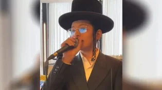 ילד הפלא החסידי בביצוע מרגש ללהיט של חנן בן ארי