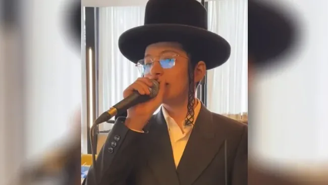 ילד הפלא החסידי בביצוע מרגש ללהיט של חנן בן ארי