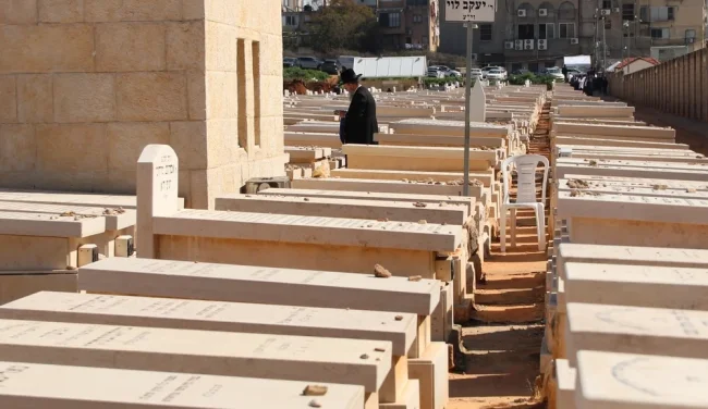למה שמים אבן על קבר?