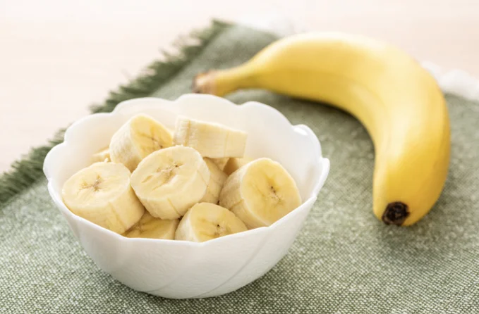 רופא מזהיר מפני אכילת בננות על קיבה ריקה, ו'על הבוקר' 