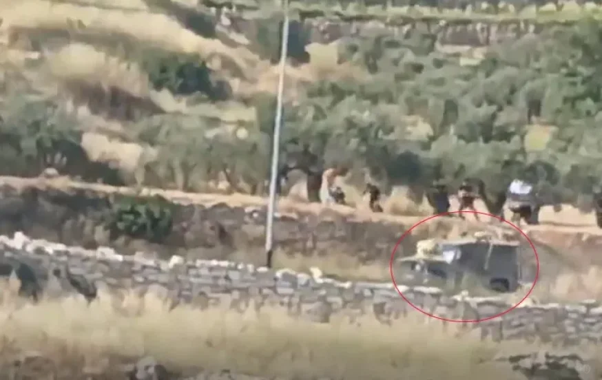 ללא פחד: מחבלים רוגמים חיילי צה''ל באבנים ללא פחד: מחבלים רוגמים חיילי צה''ל באבנים