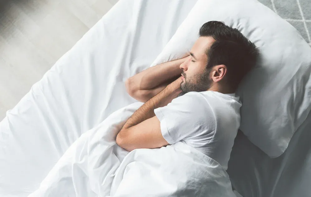 האם מותר להתפלל עם פיג'מה?