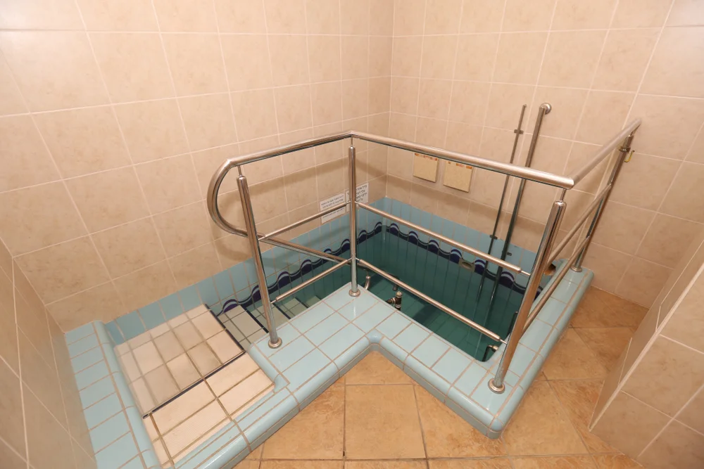 האם מותר ללכת למקווה בתשעה באב?