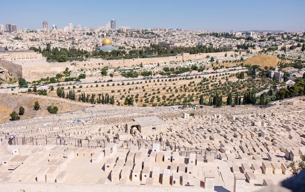 האם מותר להגיד קדיש ללא מניין? האם מותר להגיד קדיש ללא מניין?