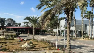 הפעילות במעבר רפיח: שני עובדים של האו"ם נפגעו