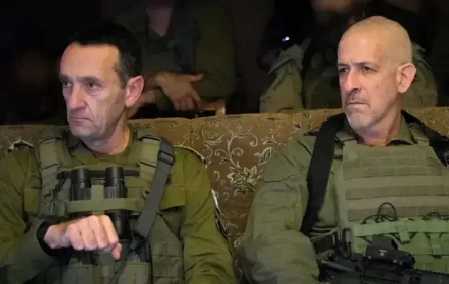 הרמטכ"ל וראש השב"כ בחאן יונס. הרמטכ"ל וראש השב"כ בחאן יונס.