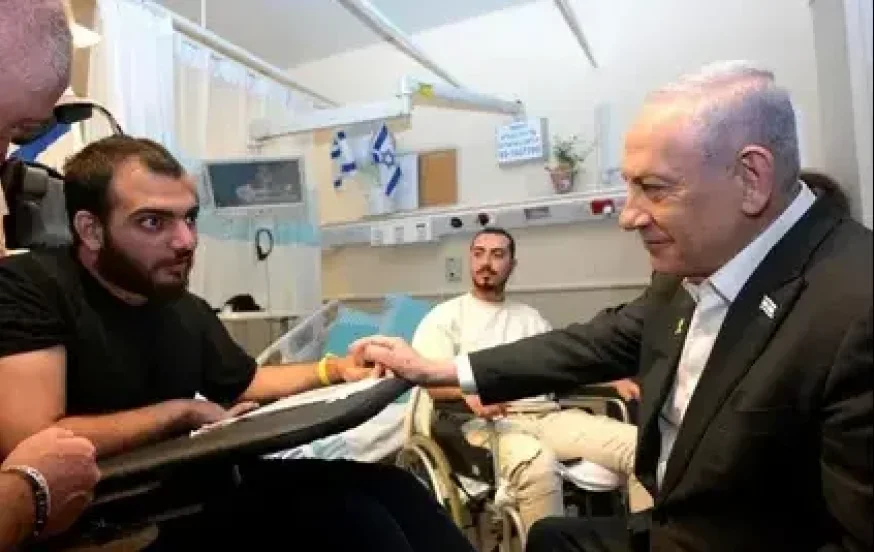רה"מ נתניהו בביקור במחלקת השיקום ב"שיבא" תל השומר. רה"מ נתניהו בביקור במחלקת השיקום ב"שיבא" תל השומר.