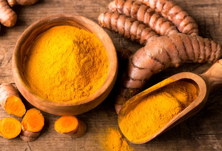 מה הקשר בין כורכום לדיכאון? גם אנחנו התקשינו להאמין 