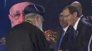 תנו כבוד לתורה: פרס ישראל הוענק למרן הראשון לציון