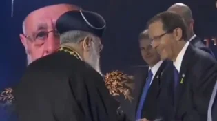 תנו כבוד לתורה: פרס ישראל הוענק למרן הראשון לציון