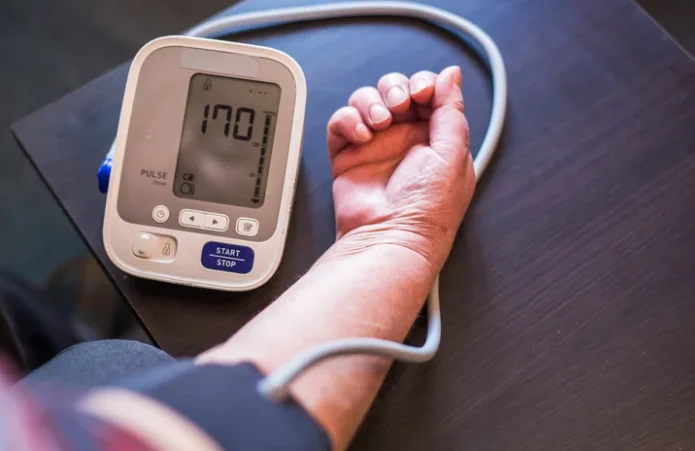 מהי הסכנה של יתר לחץ דם, ומדוע כדאי לטפל בו?