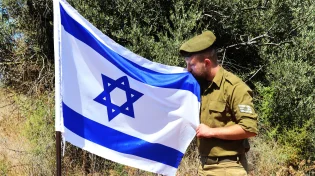 עקב העומר: שירה ווקאלית בטקס הצבאי