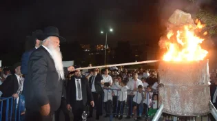 תיעוד: הרב דניאל זר בהדלקת מדורת ל"ג בעומר