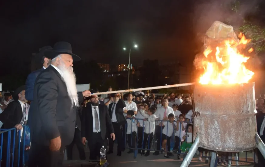תיעוד הרב דניאל זר בהדלקת מדורת לג בעומר