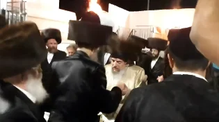 אורות של רשב"י: הרבי מלעלוב בריקוד עם האדמו"ר מבאיאן