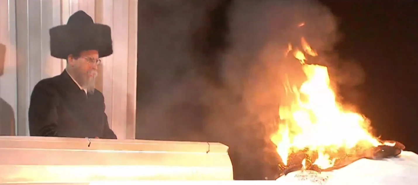 הדלקת כ"ק האדמו"ר מבויאן שליט"א בשידור חוזר