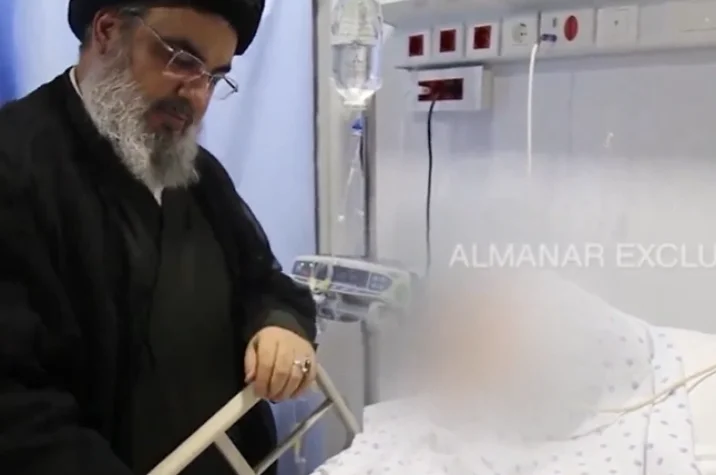 נסראללה מחוץ לבונקר. נסראללה מחוץ לבונקר.