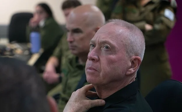 שר הביטחון יואב גלנט בסקירה למפקדים בצפון שר הביטחון יואב גלנט בסקירה למפקדים בצפון