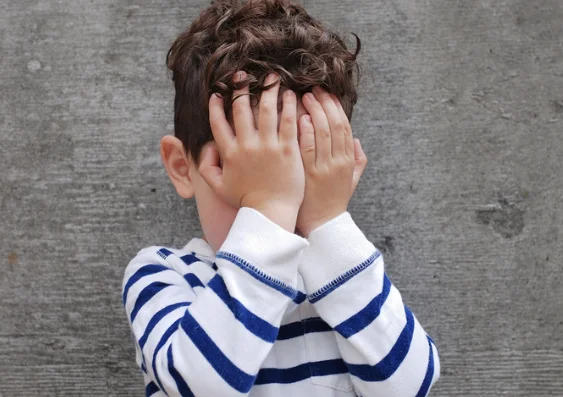 איך מלמדים את הילדים להתמודד עם חרדות ופחדים?