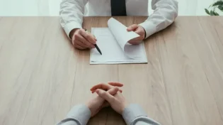 הסגולה שתעזור לכם להצליח בראיון עבודה 
