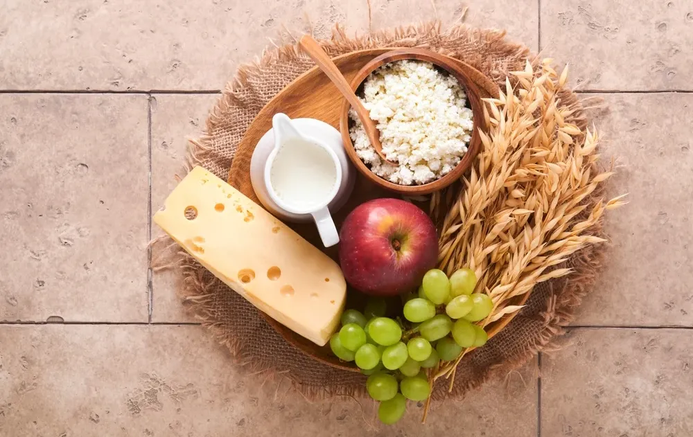 למה אוכלים גבינה בשבועות?