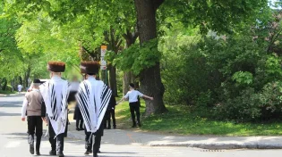 האם דתיים עובדים בחול המועד?