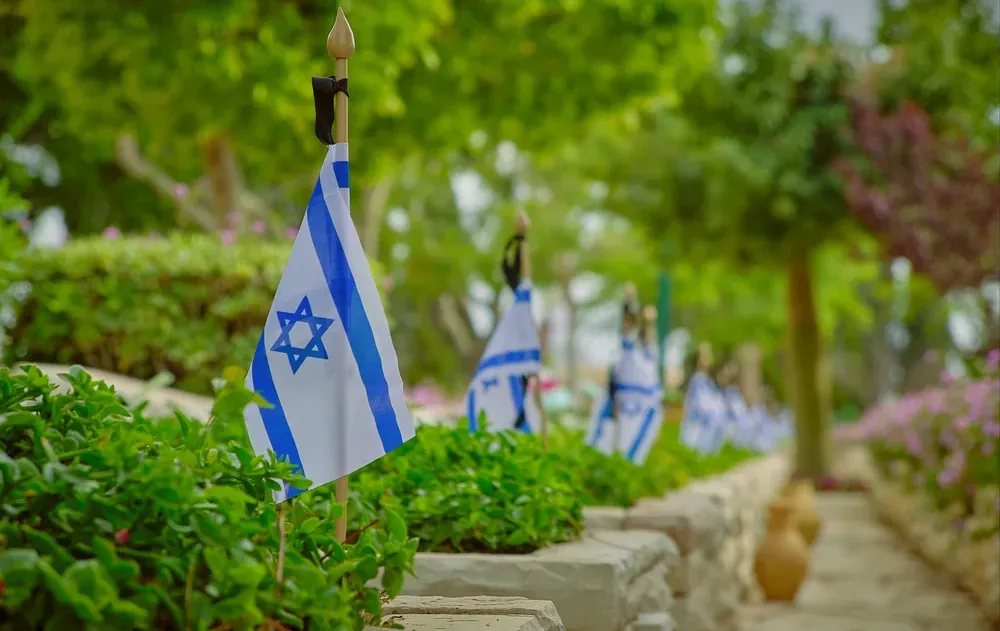 האם דתיים עובדים ביום הזיכרון? האם דתיים עובדים ביום הזיכרון?