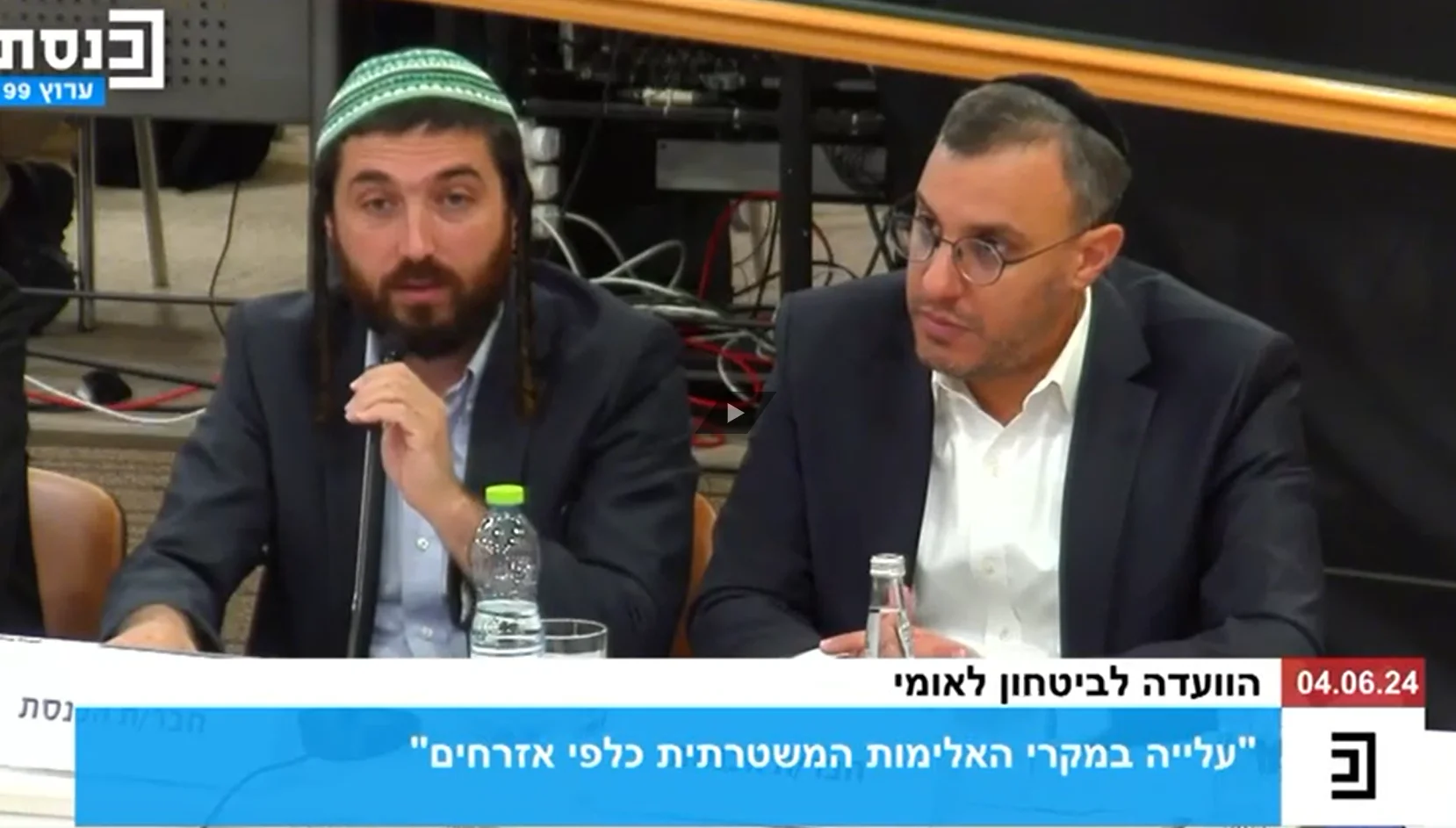 חבר הכנסת צבי סוכות במהלך הדיון בוועדה לביטחון לאומי.