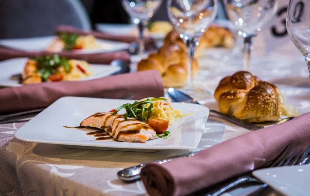 האם חייב לאכול דגים בסעודת שבת?