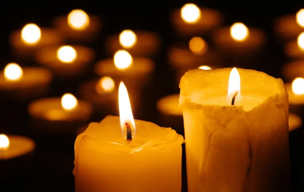 האם מותר לכבות נר בנשיפה? האם מותר לכבות נר בנשיפה?