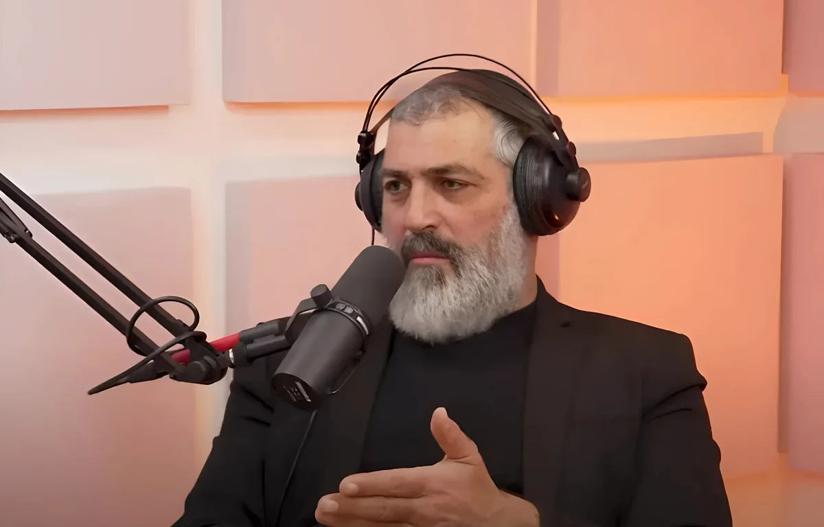 צבי יחזקאלי.