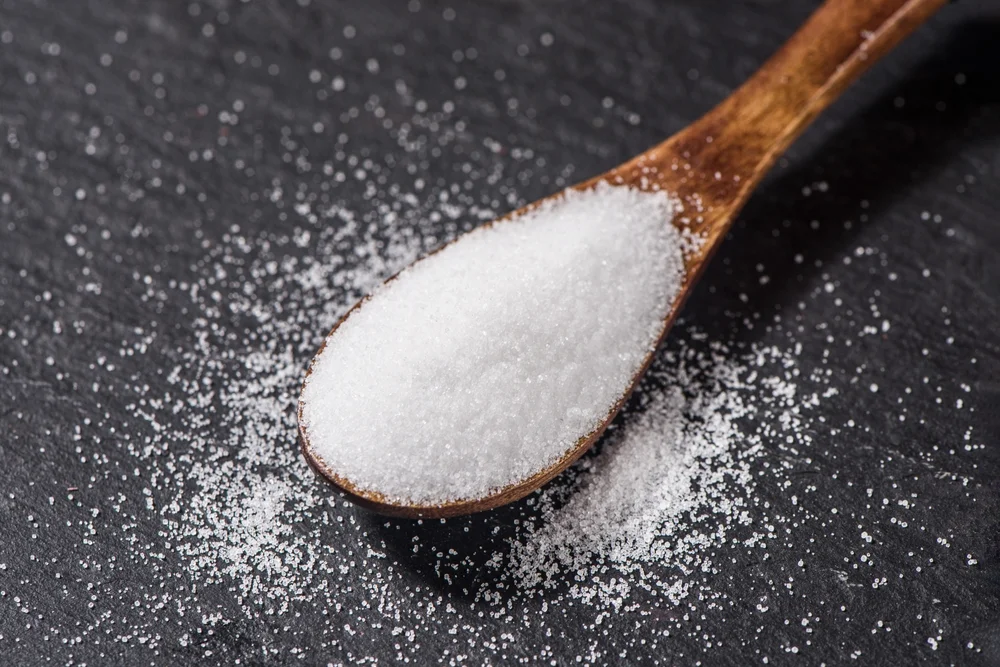 האם מותר להשתמש עם המלח של המוציא במהלך הסעודה?